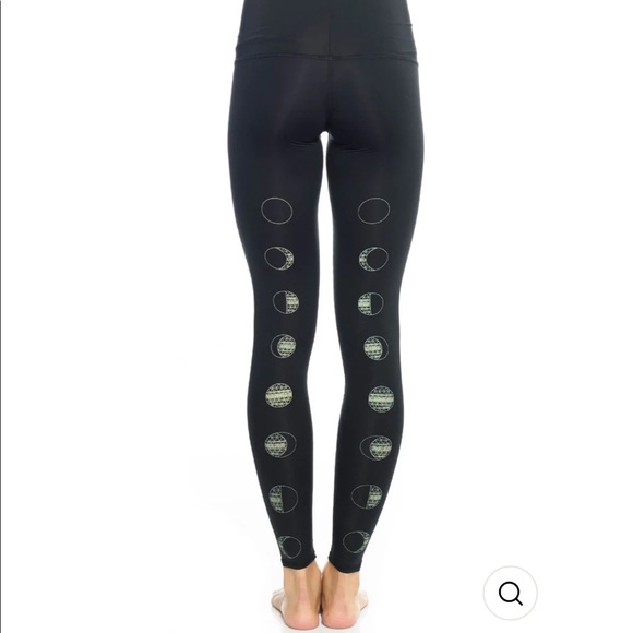 Teeki Moon Dance Hot Pants - Picture 3 of 4